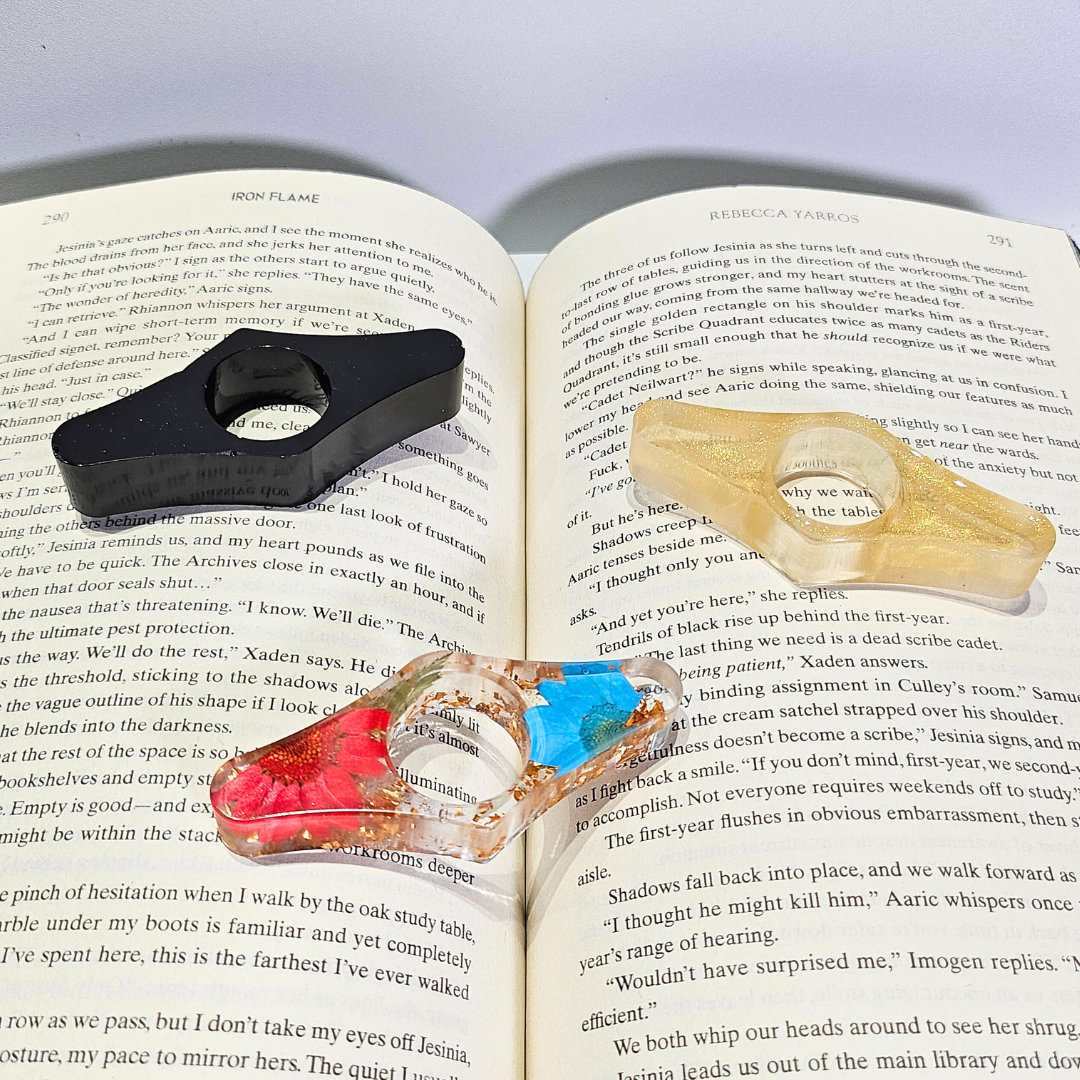 "the classic" book thumb page holder