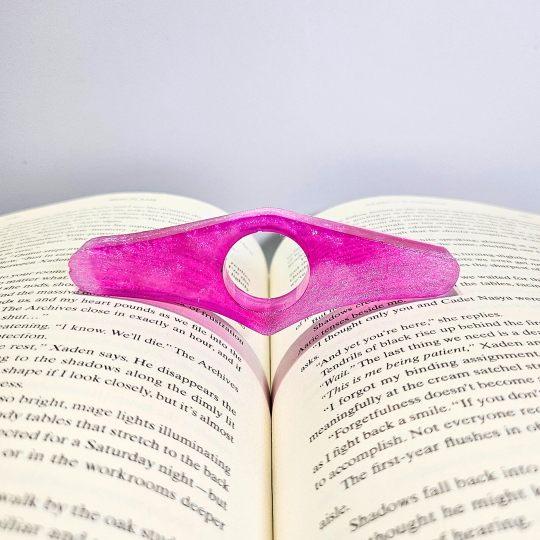 "the sleek" book thumb page holder