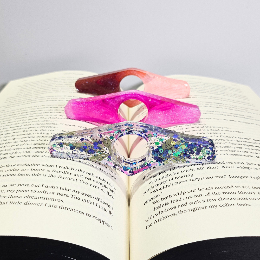 "the sleek" book thumb page holder