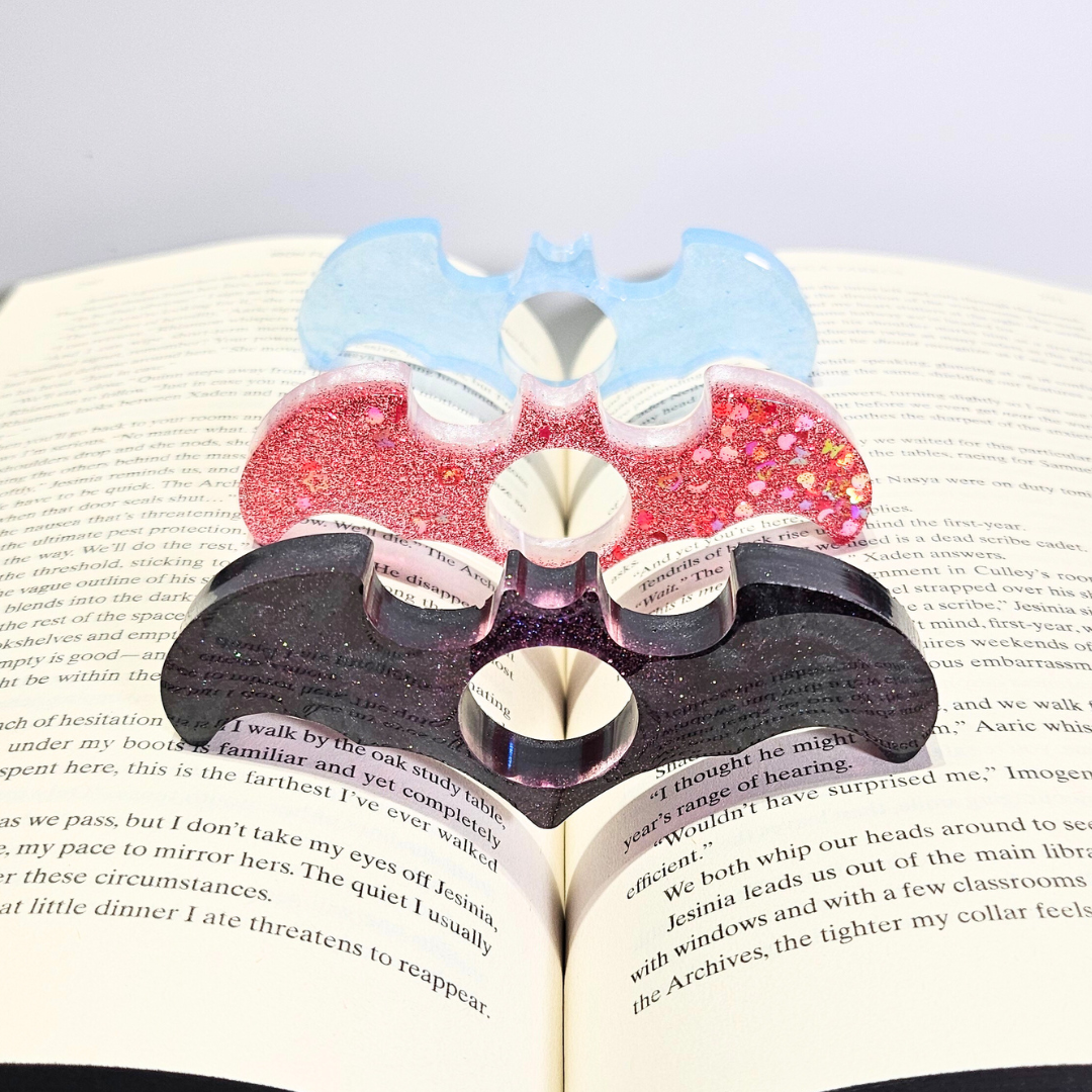 "the bat" book thumb page holder