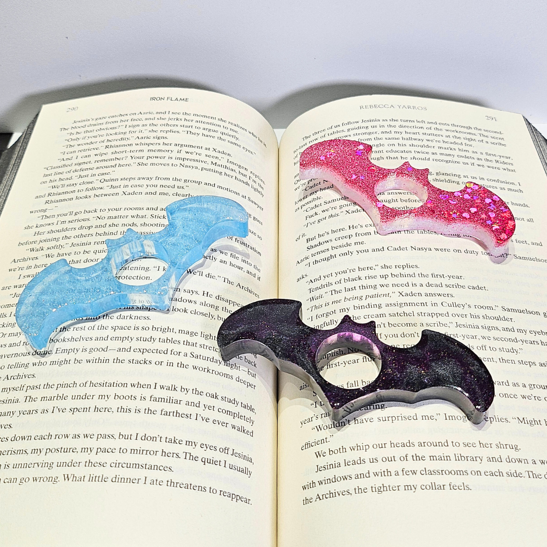 "the bat" book thumb page holder