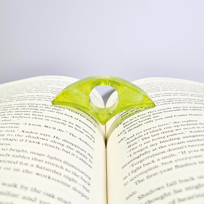 "The Blade" Book Thumb Page Holder