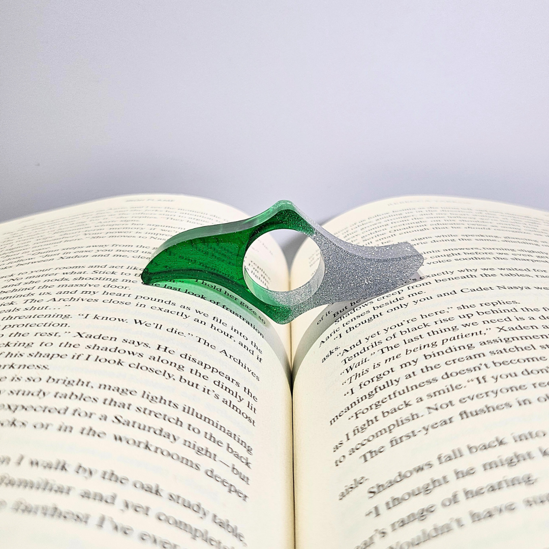 "the wave" book thumb page holder